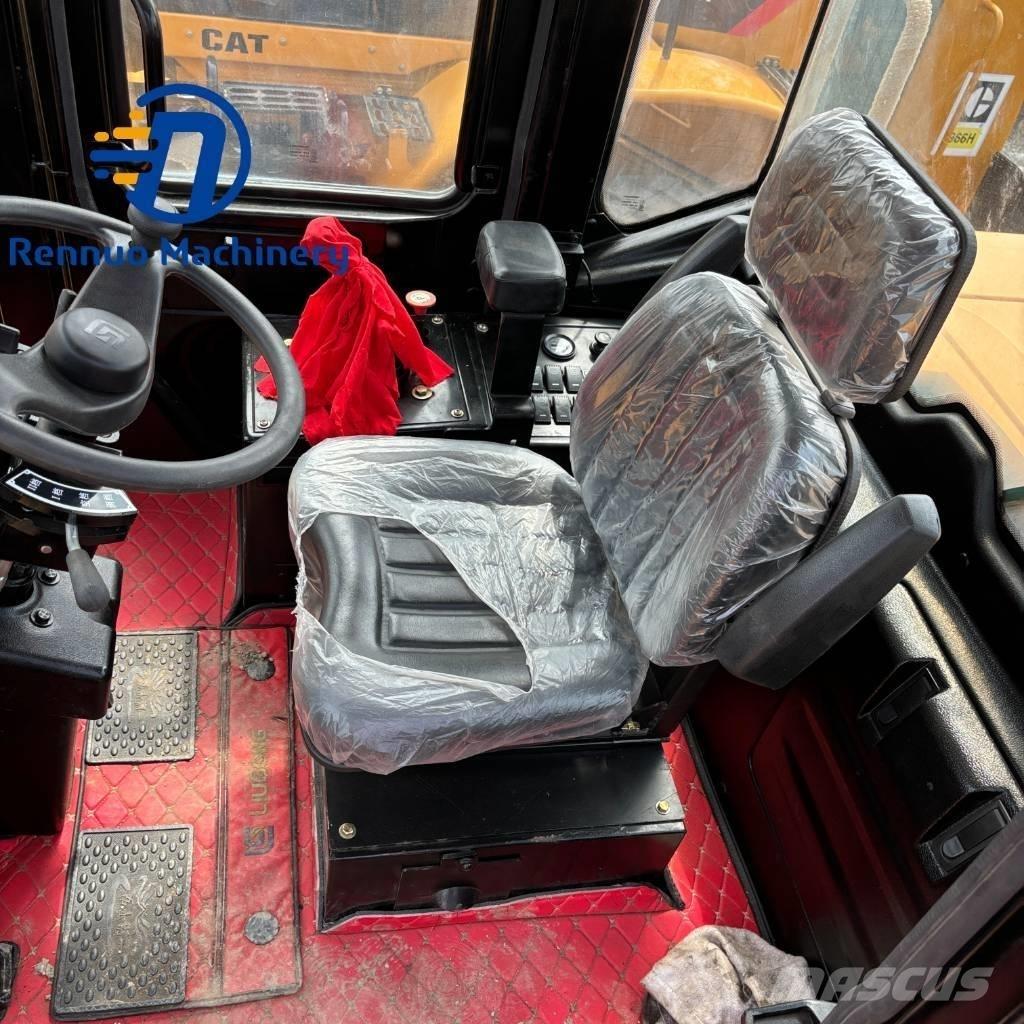 CAT 950 H Rataslaadurid