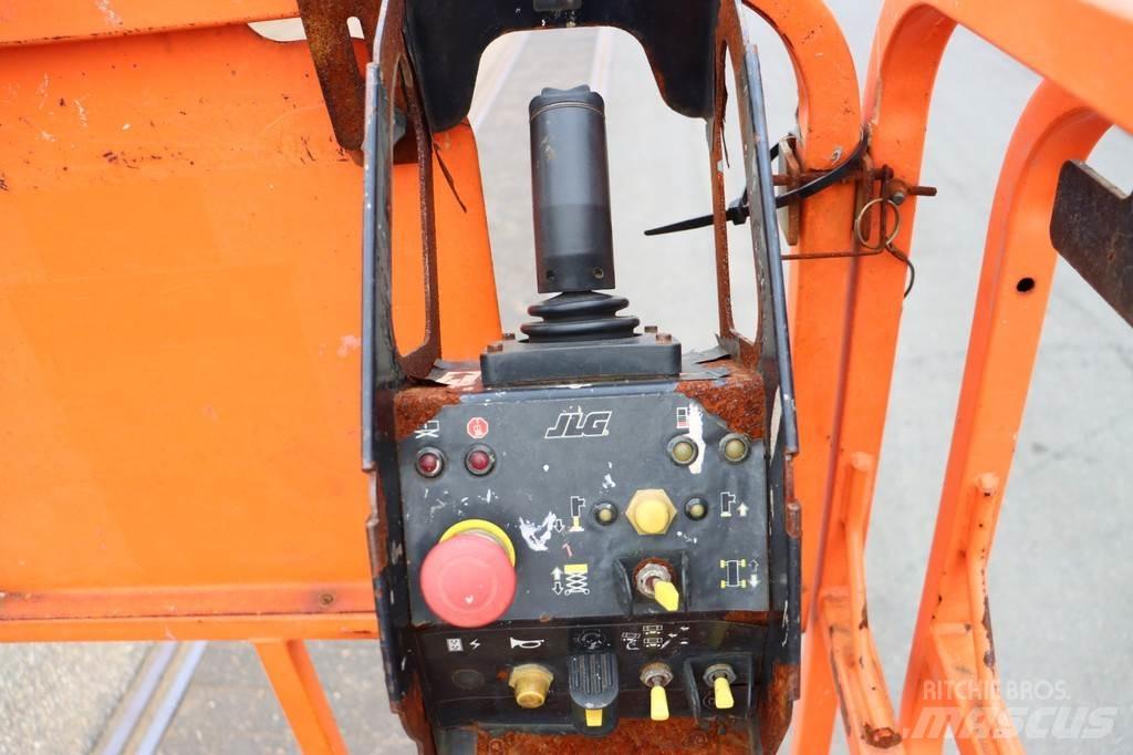 JLG 330LRT Käärtõstukid