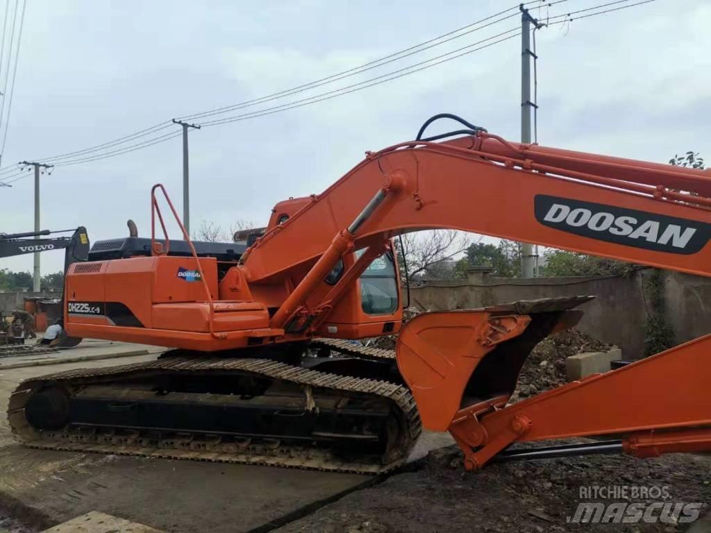 Doosan DH225LC-9 Roomikekskavaatorid