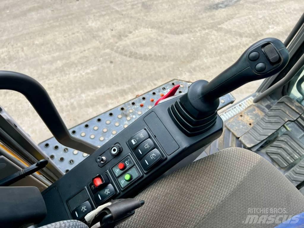 Volvo EC380E HR UHD Lammutusekskavaatorid