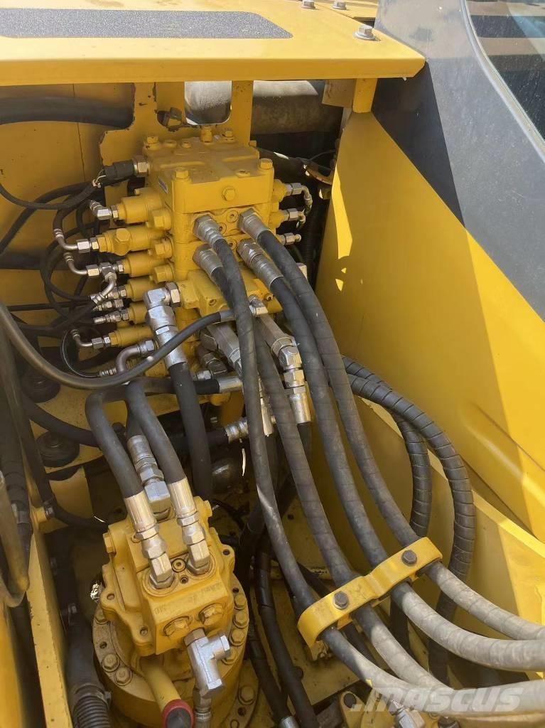 Komatsu PC 130-8 Väikeekskavaatorid 7t-12t