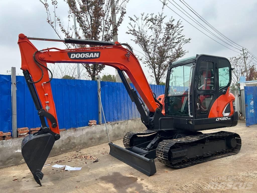 Doosan DX 60 Miniekskavaatorid < 7 t