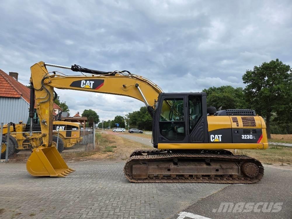 CAT 323DL Roomikekskavaatorid