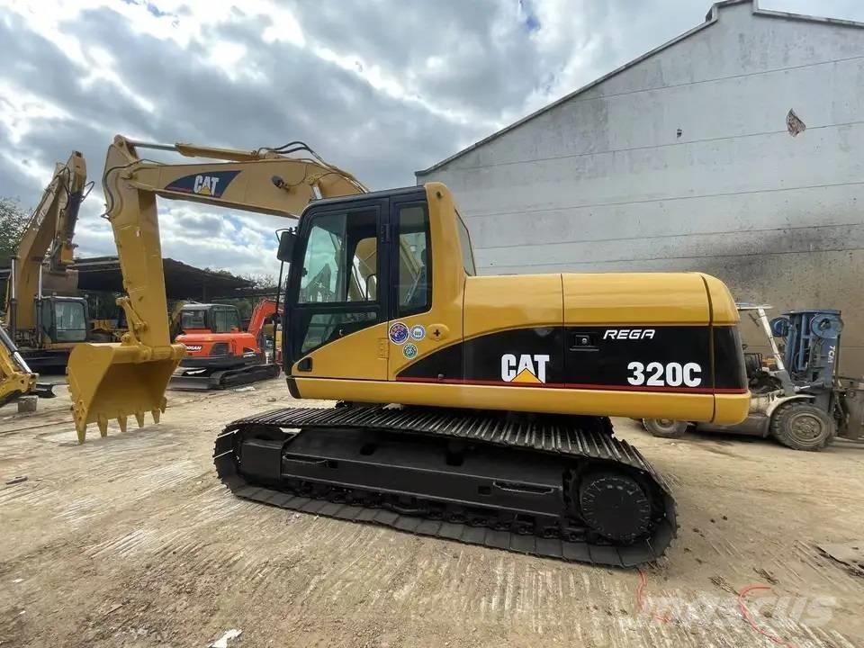 CAT 320C Roomikekskavaatorid