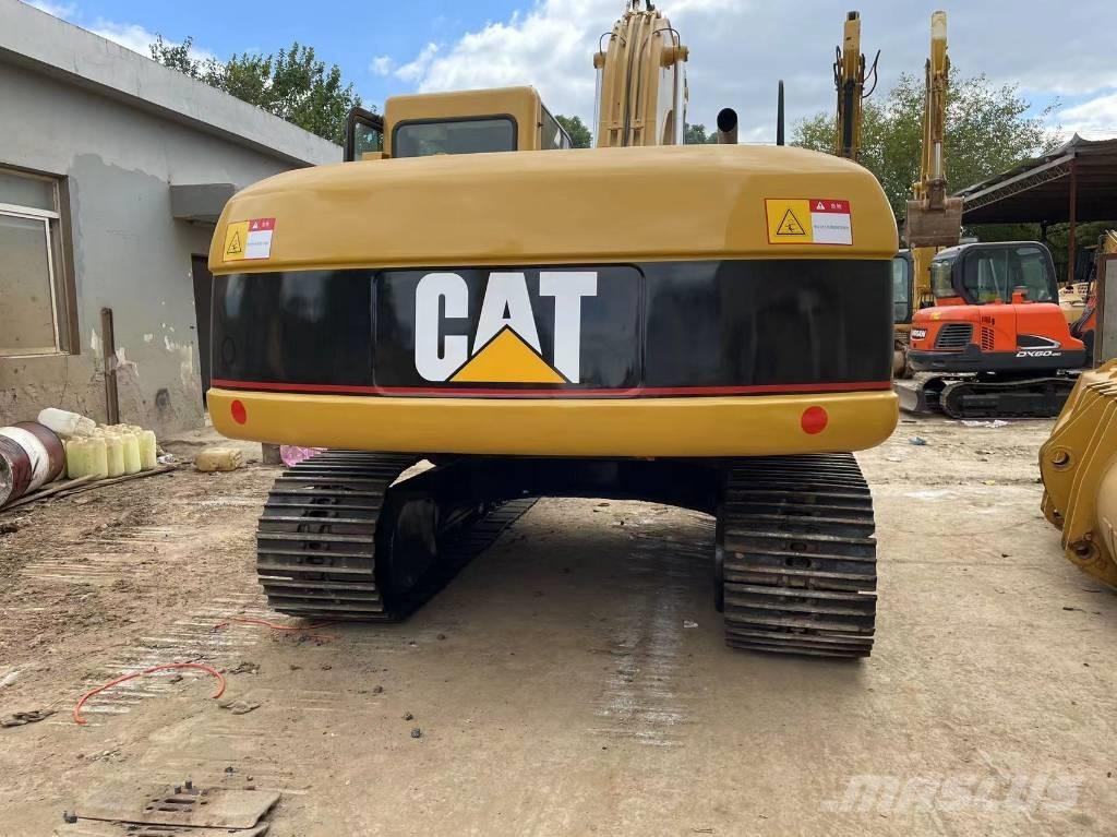 CAT 320C Roomikekskavaatorid