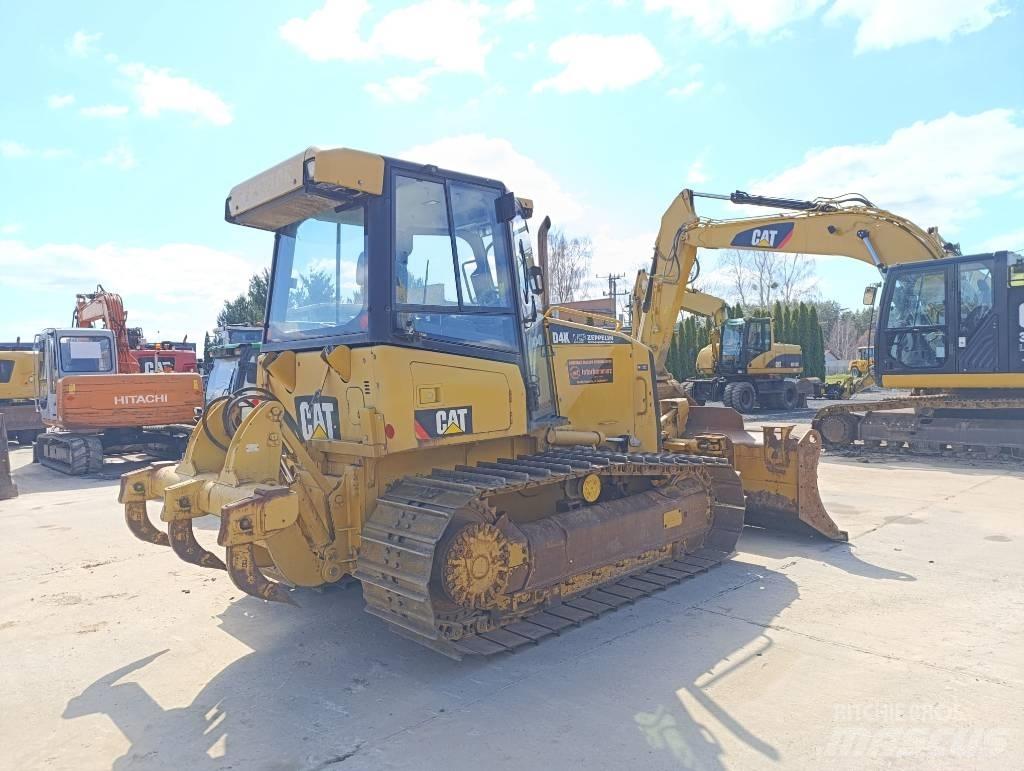 CAT D 4 K Buldooserid