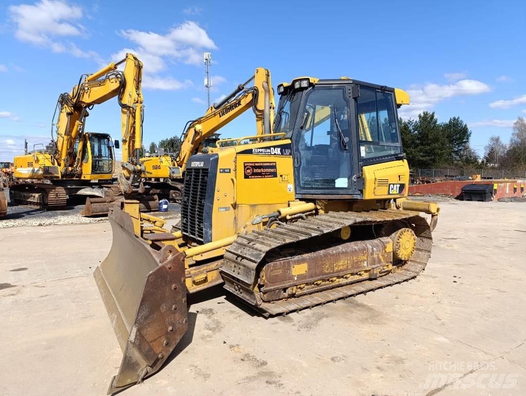 CAT D 4 K Buldooserid