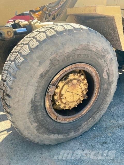 CAT 950 B Rataslaadurid