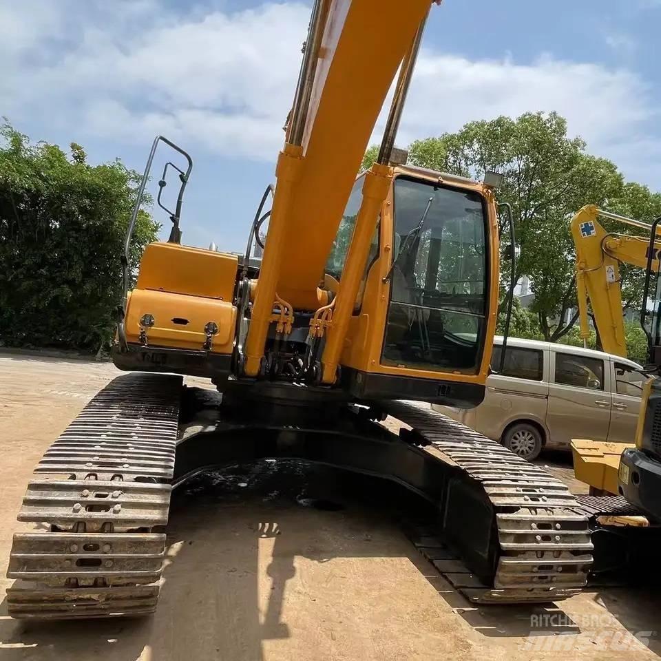 Hyundai R220-9s Roomikekskavaatorid