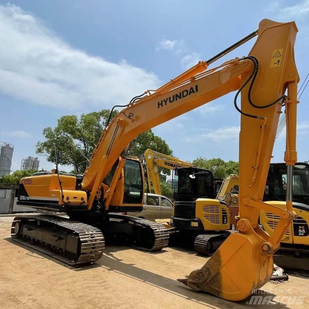 Hyundai R220-9s Roomikekskavaatorid