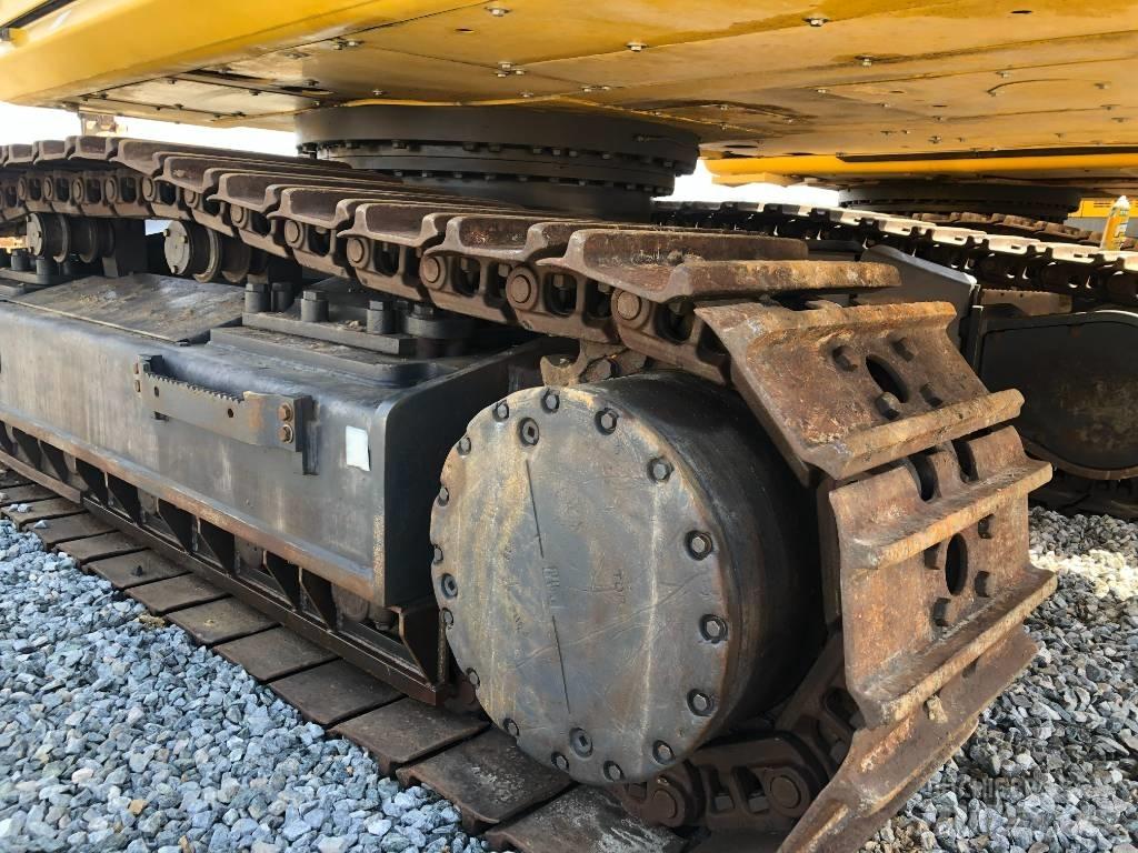 Komatsu 450 Roomikekskavaatorid