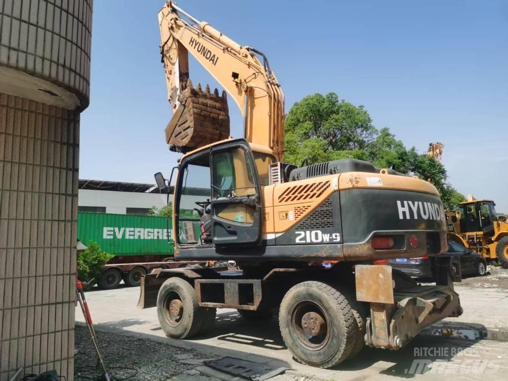 Hyundai R210w-9 Väikeekskavaatorid 7t-12t