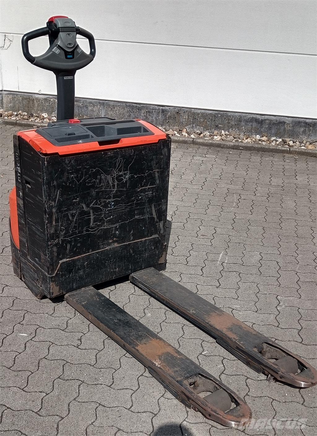 Toyota LWE 160 Järelkäidavad virnastajad