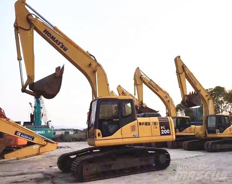 Komatsu PC 200-7 Roomikekskavaatorid