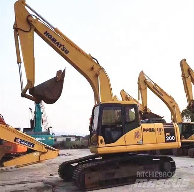 Komatsu PC 200-7 Roomikekskavaatorid