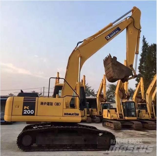 Komatsu PC 200-7 Roomikekskavaatorid