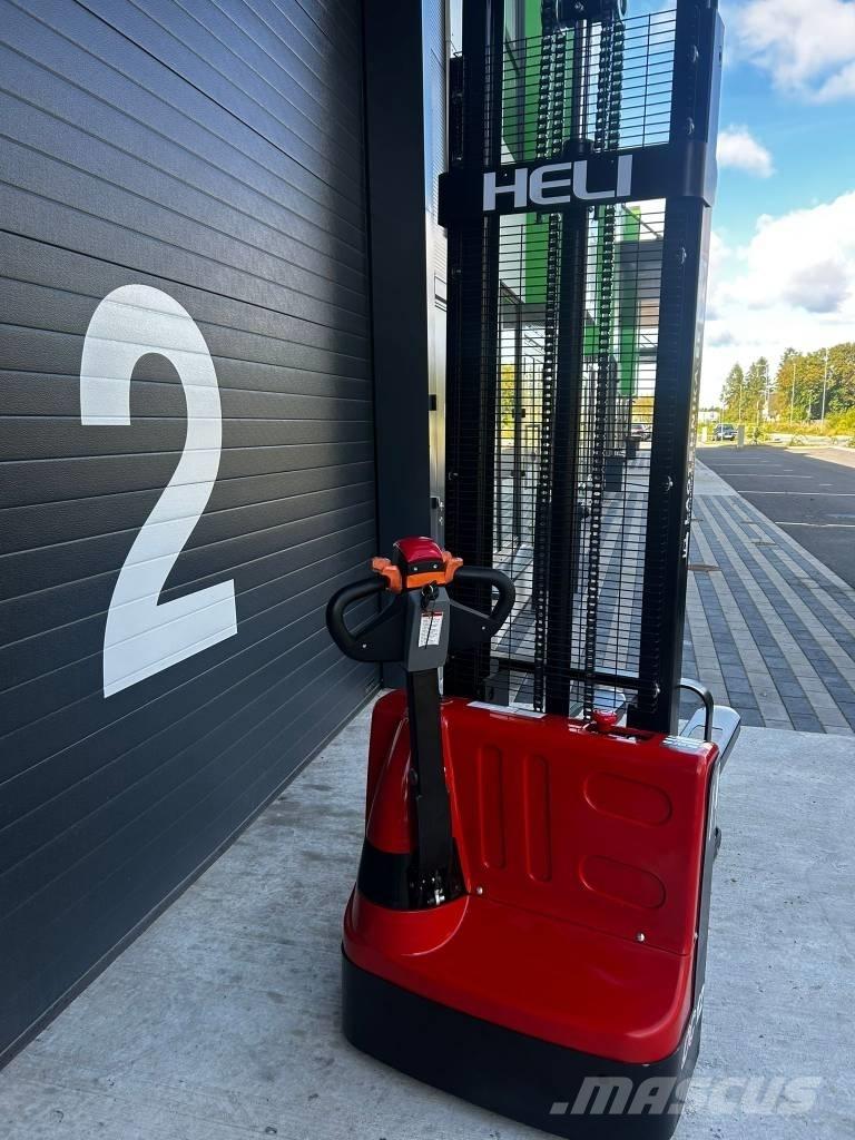 Heli CDD 12 Järelkäidavad virnastajad
