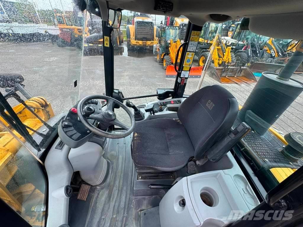 CAT 906 H Rataslaadurid