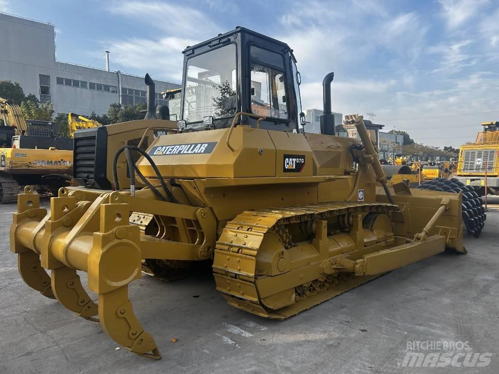 CAT D 7 G Buldooserid