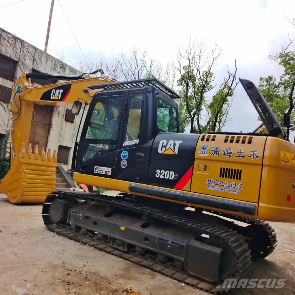 CAT 320 D2 Roomikekskavaatorid