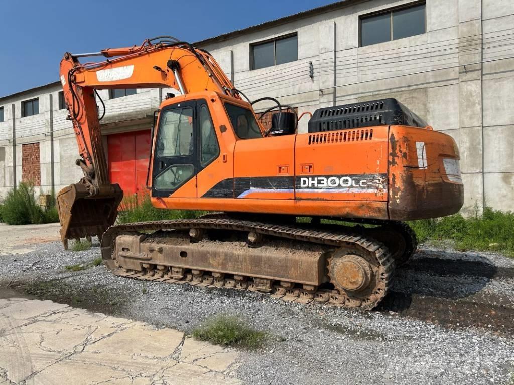 Doosan DH300 Roomikekskavaatorid