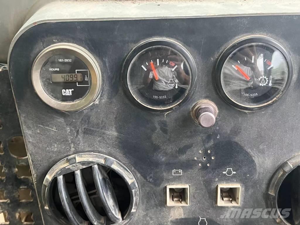 CAT D7G2 Buldooserid