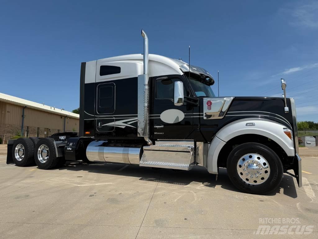 Kenworth W 990 Sadulveokid