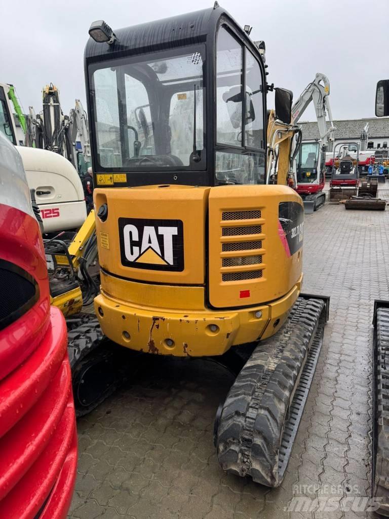 CAT 302.7 D Miniekskavaatorid < 7 t
