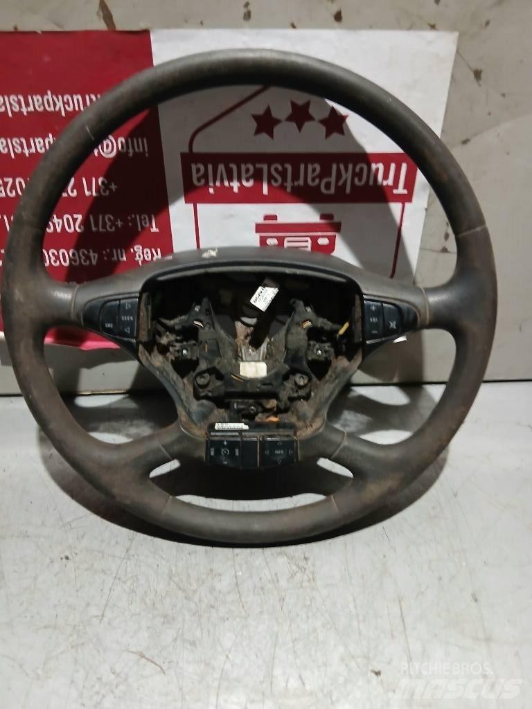 Scania P 420    1495393 Kabiinid