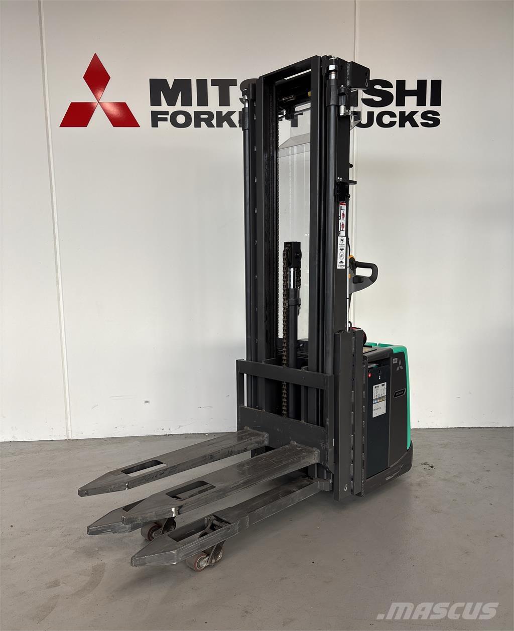Mitsubishi SBV16PI Platvormiga virnastajad