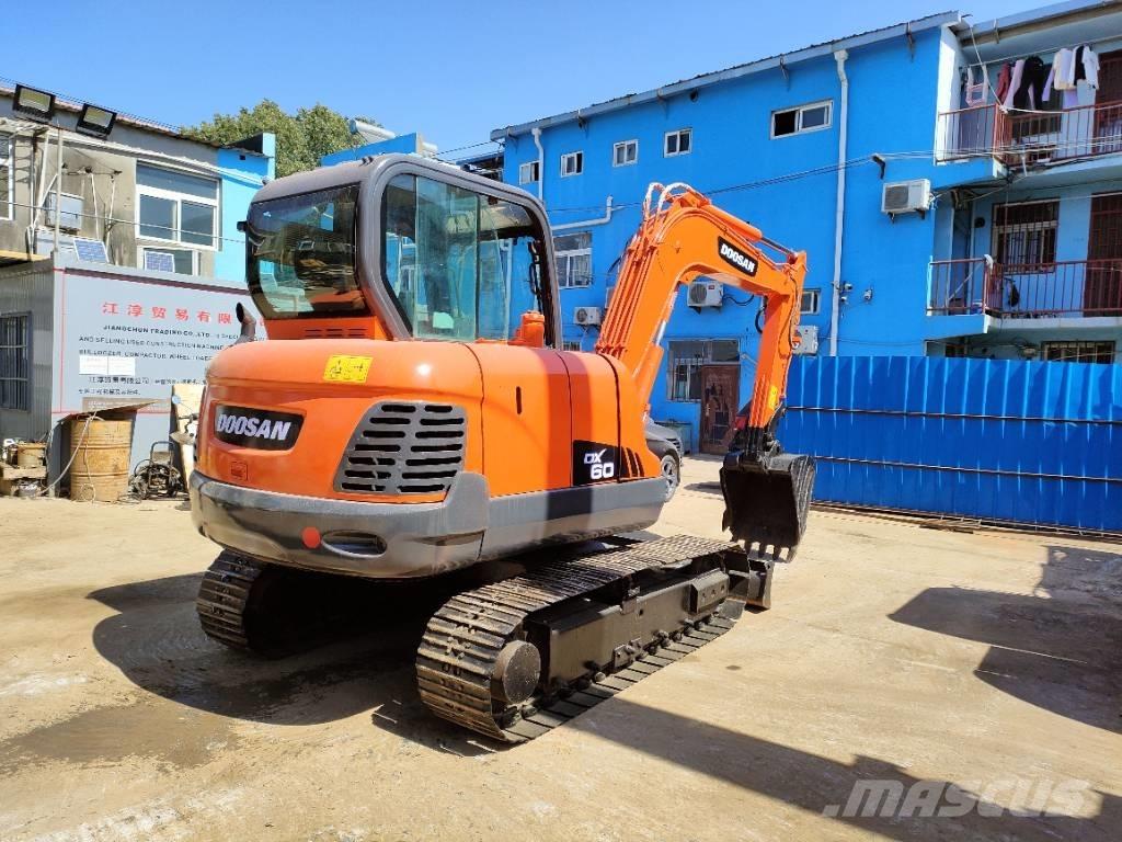 Doosan DX 60 Roomikekskavaatorid