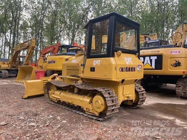 CAT D5G Buldooserid