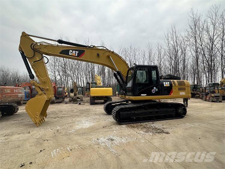 CAT 325D2 Roomikekskavaatorid