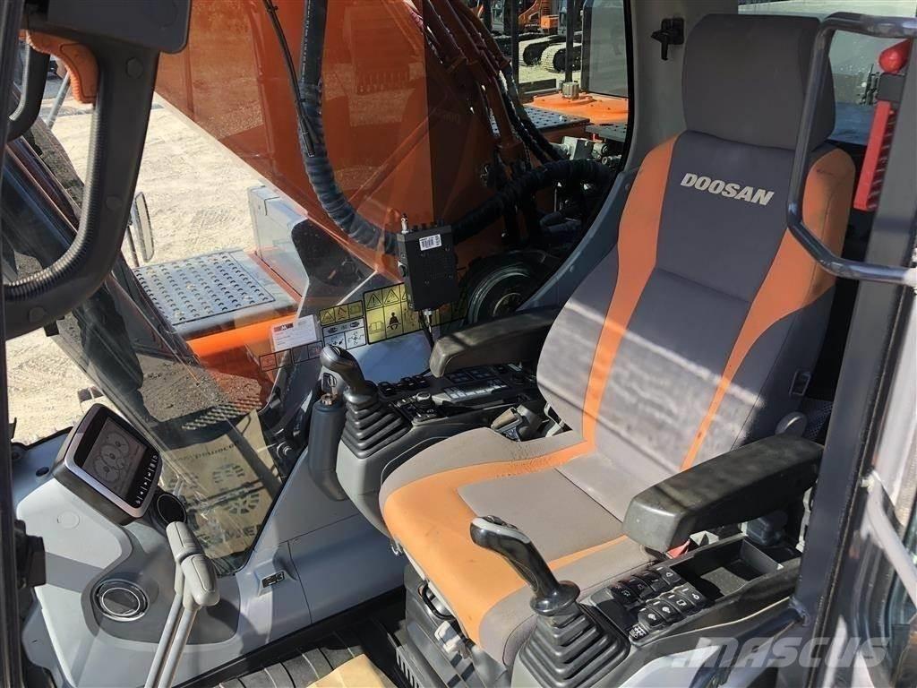 Doosan DX300 Roomikekskavaatorid