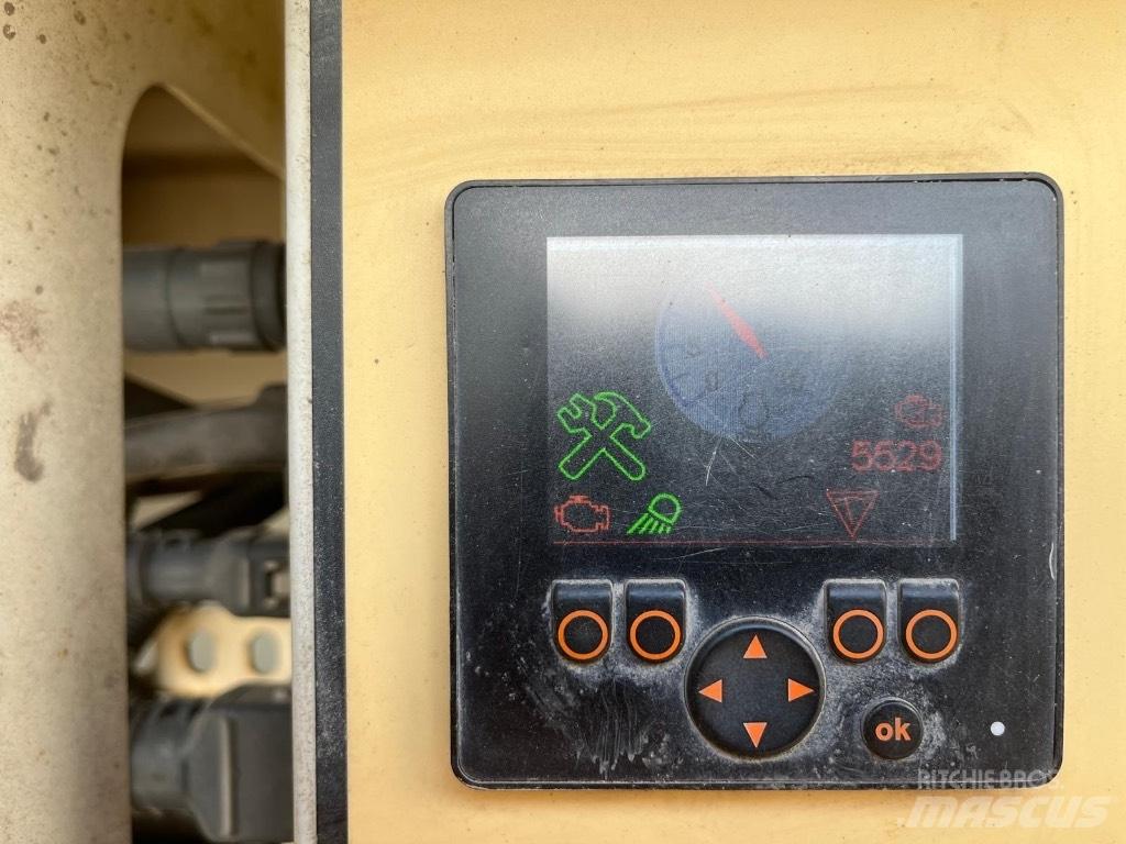 Sandvik QE 141 Iseliikuvad sõelad