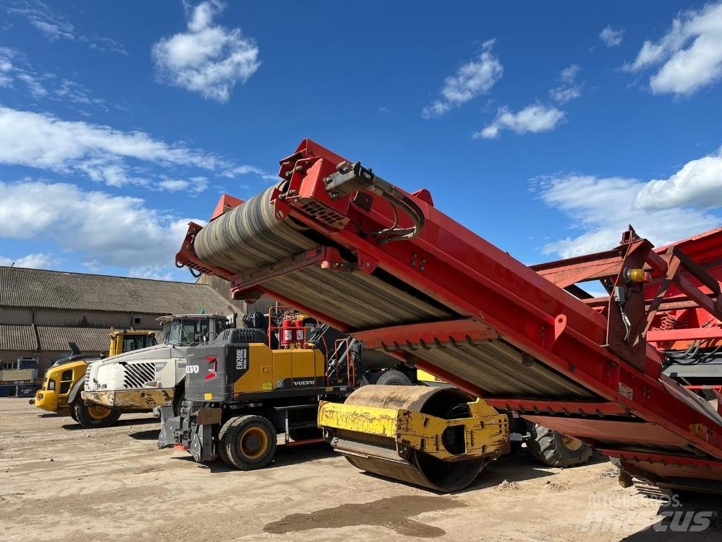 Sandvik QE 141 Iseliikuvad sõelad