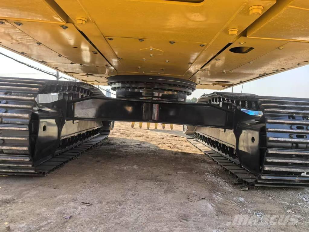 Komatsu PC 300-8 Roomikekskavaatorid