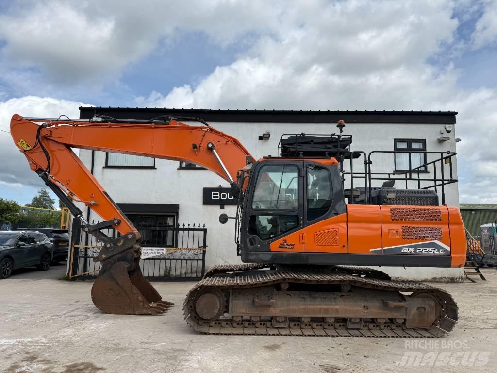 Doosan DX225LC-7 Roomikekskavaatorid