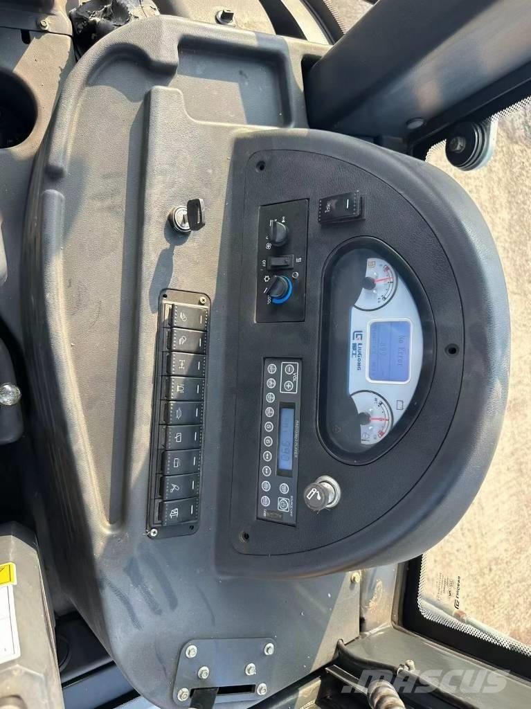 LiuGong CLG 777 A Ekskavaatorlaadurid