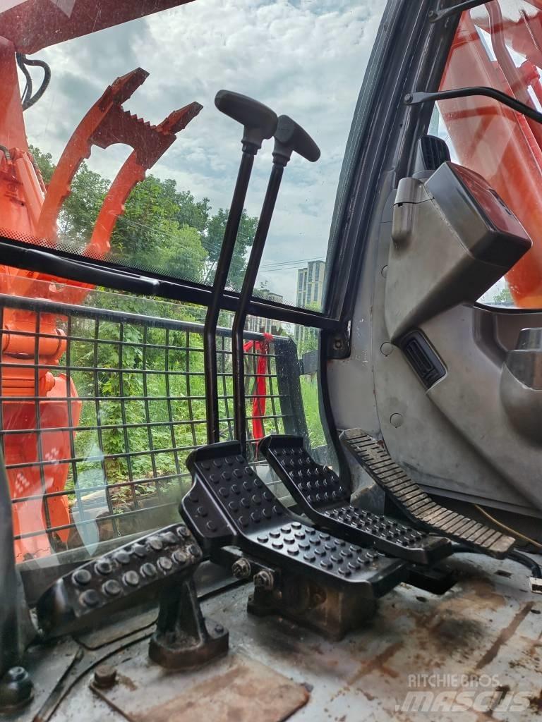 Hitachi EX 200-3 Roomikekskavaatorid