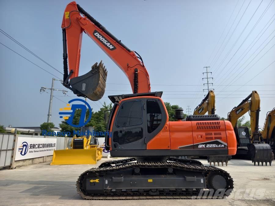 Doosan DX 225 LCA Roomikekskavaatorid