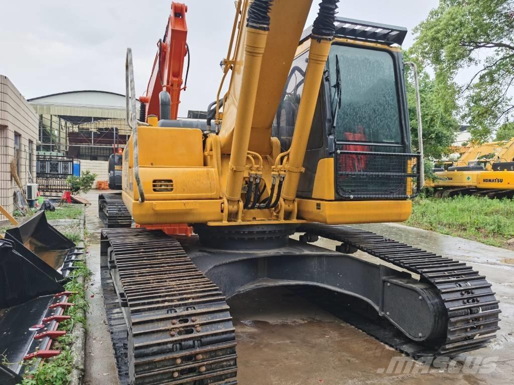Komatsu PC 220-7 Roomikekskavaatorid