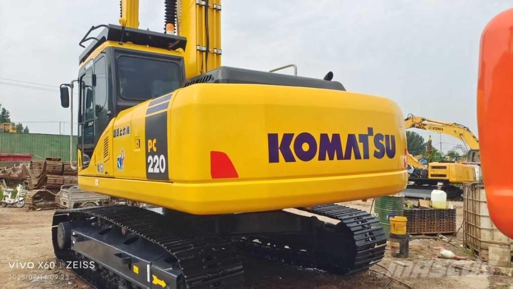 Komatsu PC 220-7 Roomikekskavaatorid