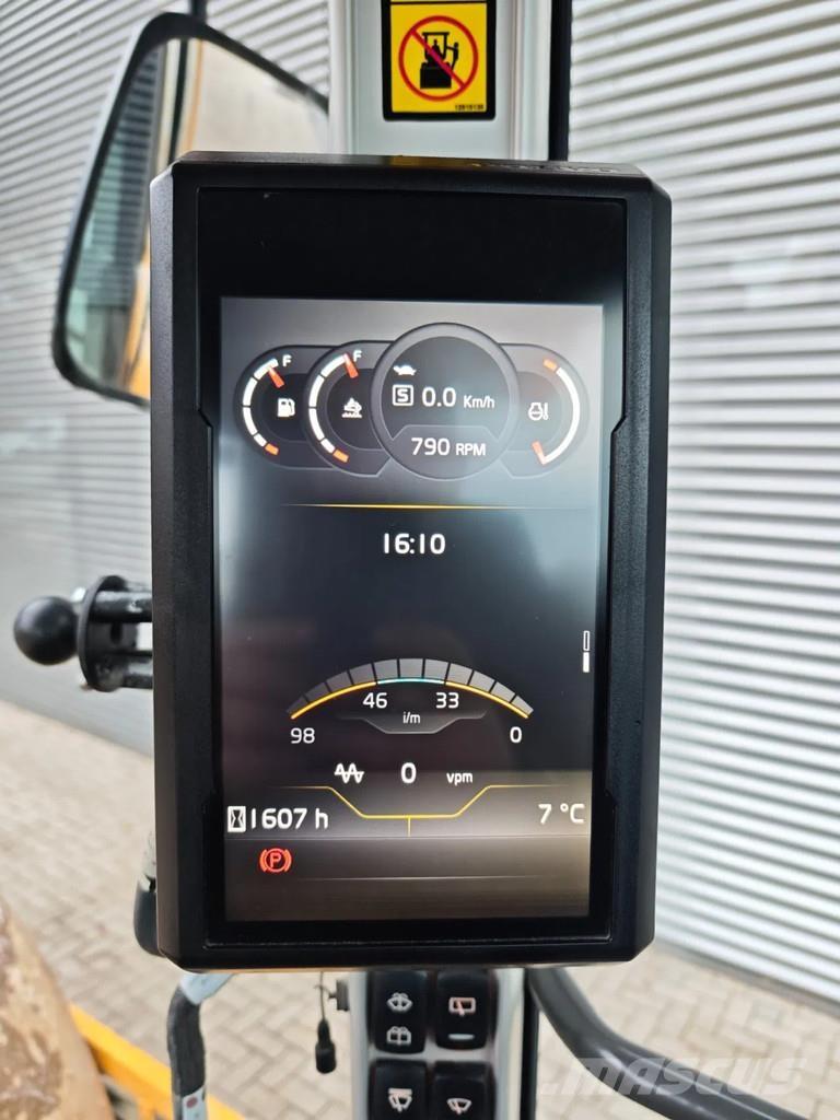 Volvo SD135B Pneumorehvidega rullid