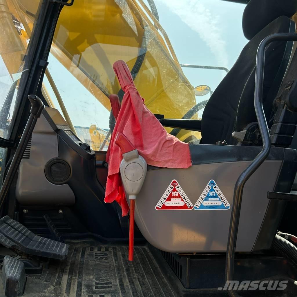 Komatsu 200-8 Roomikekskavaatorid
