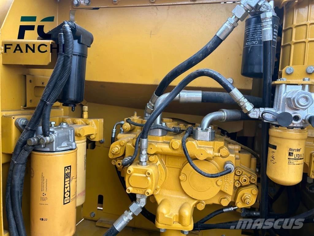 CAT 320d2 Roomikekskavaatorid