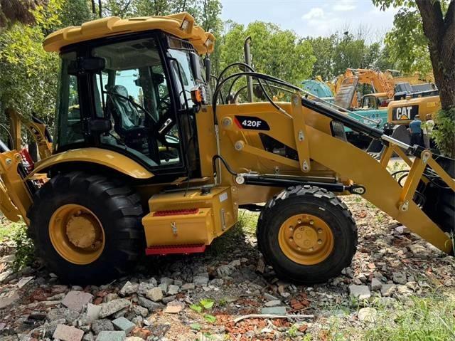 CAT 420 F Ekskavaatorlaadurid
