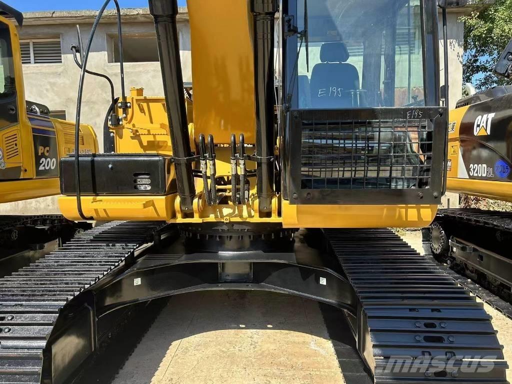 CAT 320 D Roomikekskavaatorid