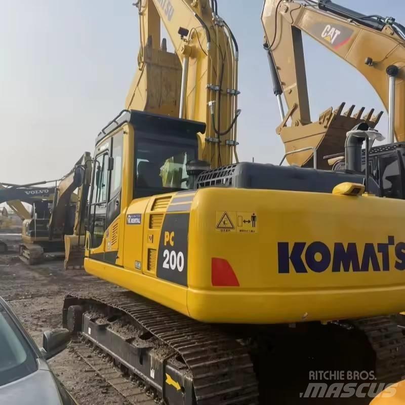 Komatsu PC 200 Roomikekskavaatorid