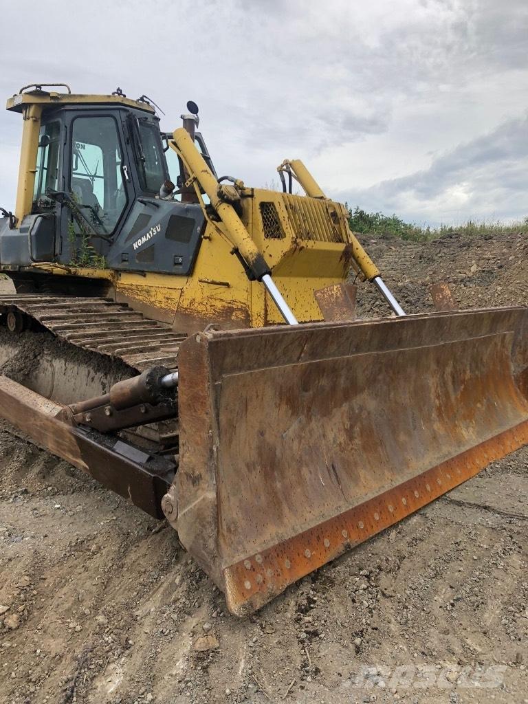 Komatsu D 65 PX-12 Buldooserid